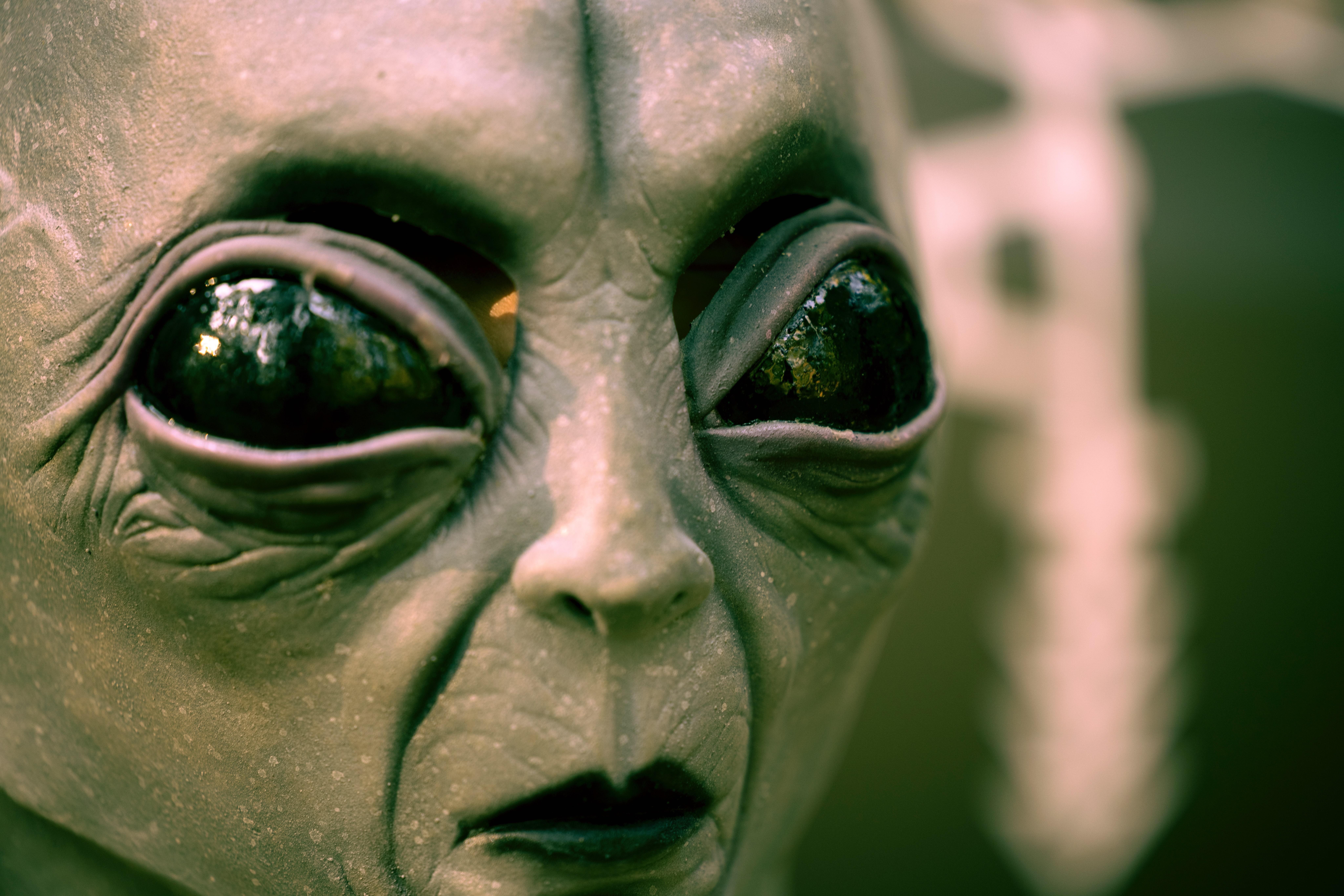 Ancient Aliens (Season 6, Episode 1) - The Power of Three